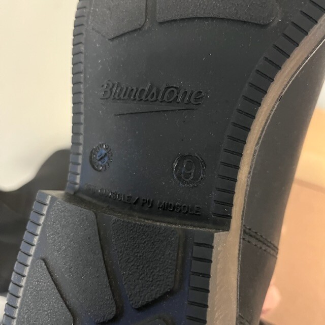 BLUNDSTONE MEN'S CHELSEA BOOTS SIZE 10 US MEN SAMPLE SALE