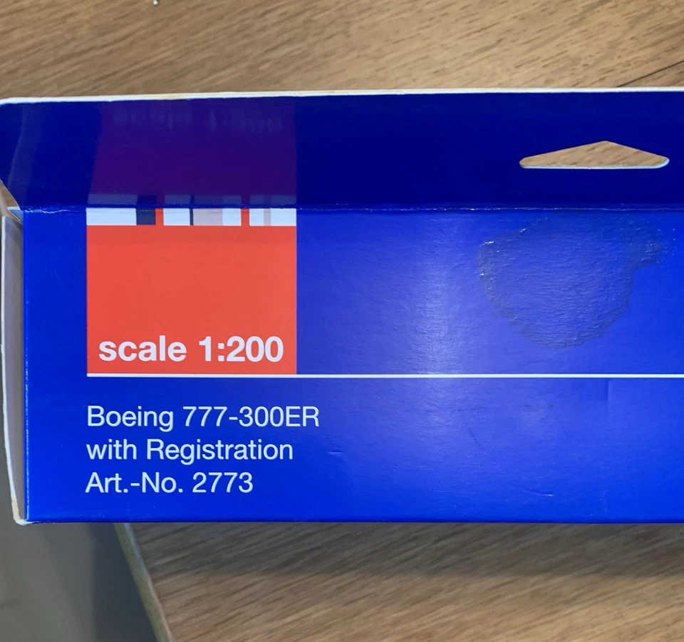 Modell Einer Boeing 777-300ER Air France with Registration Art.-No. 2773 - Bild 3 von 3