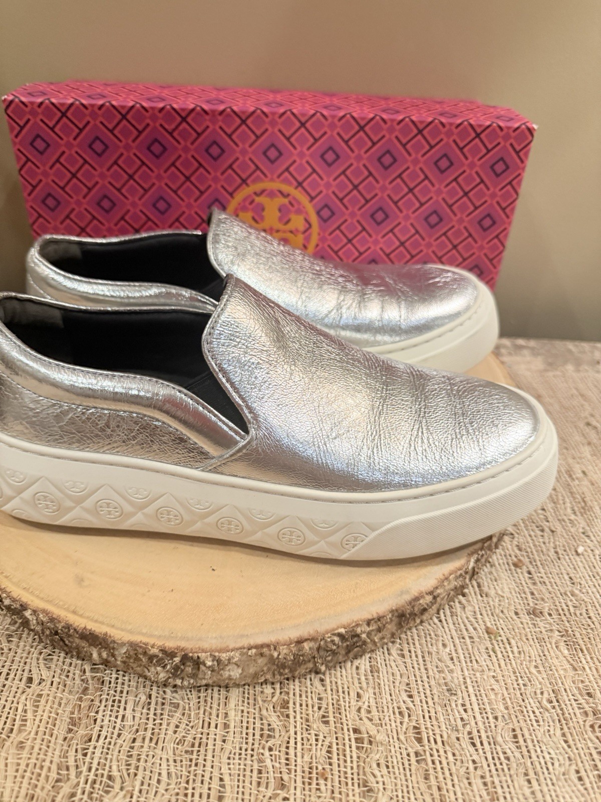 Tory Burch Ladybug Silver Metallic Woman Slip-On Sneakers Shoes Sz-7.5 thumbnail 5