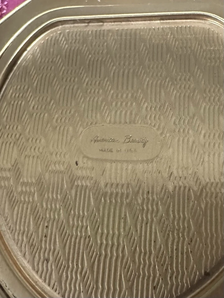 American Beauty compact with cloth case, gold colored - Image 4 of 4
