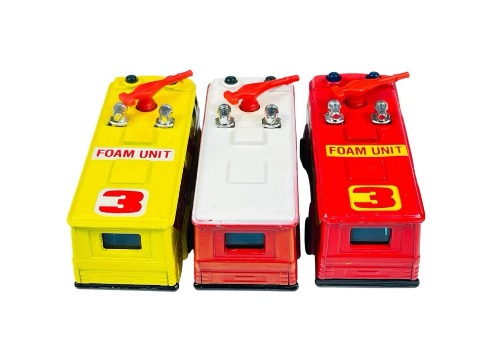 Matchbox Superfast (3) Varied MB54 Airport Foam Tenders w/Yellow Grid Boxes - Image 3 of 4