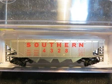 N - Model Power 83221 - 4 Bay Hopper, Southern        Knuckle Coupler / NIB