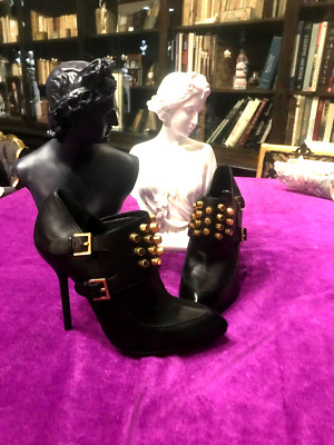 Women's Black Genuine Leather Gucci Bootie size 6