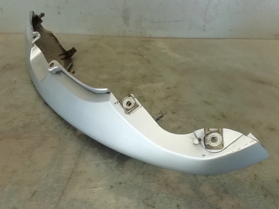 Panel asiento trasero izquierdo moto guzzi Norge 1200 2006 Foto 3 de 4