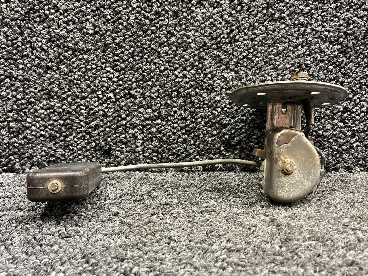 95-380012-7 Beechcraft S35 Outboard Fuel Tank Transmitter Assembly LH or RH