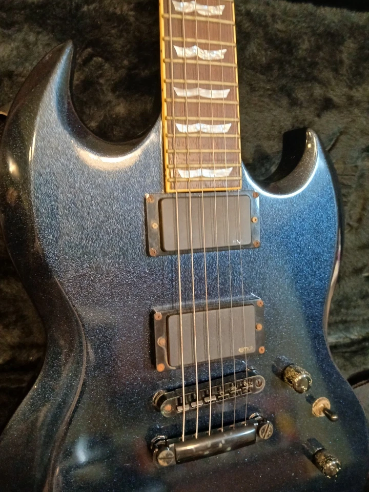Guitarra eléctrica ESP LTD Viper-330 en acabado Gun Metal Blue. Estuche incluido Foto 3 de 4