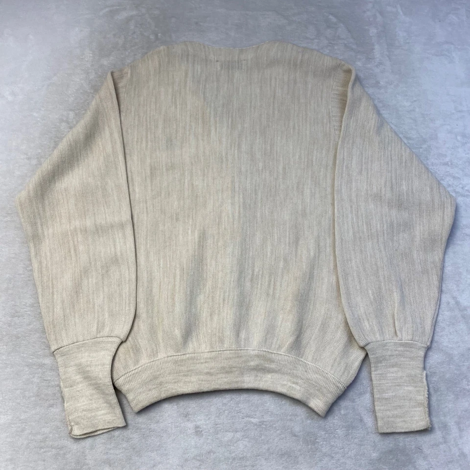 Cárdigan Suéter IZOD Para Hombres Beige Cuello en V Abotonado Talla M Hecho en EE. UU. Logo en el Pecho Foto 4 de 4