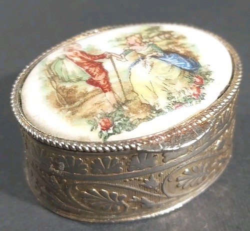 Vintage Mid Century Made in Italy Porcelain Pill Box Fragonard Courting Scene - Picture 4 of 17