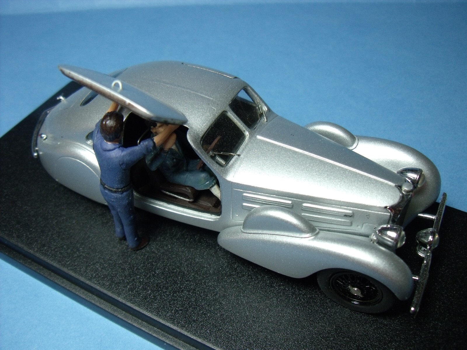 Bugatti 64 Proto Papillons 1/43 miniature Vroom kit résine 1939 MCM Luxcar
