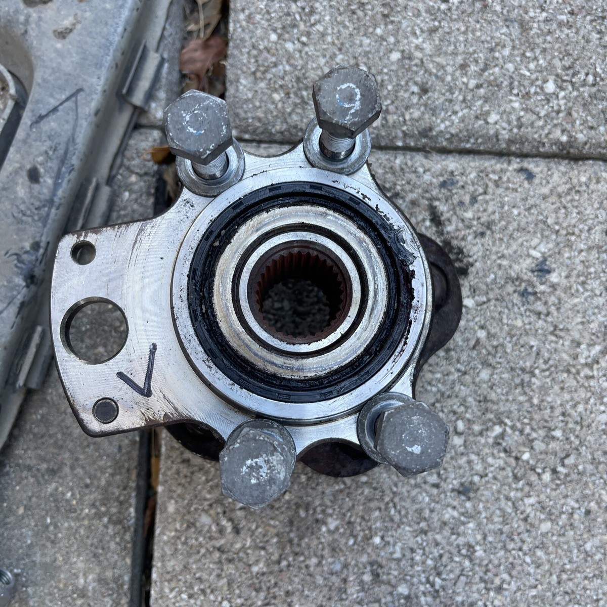 1990-1996 Nissan 300ZX Z32 Non Turbo Driver Left Rear 5 Lug Hub
