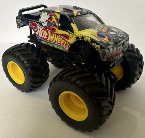 Hot Wheels Monster Jam Team Hot Wheels Firestorm 2017 1:64 Yellow Rims