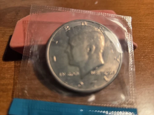 1971 P Kennedy Half Dollar from a US Mint Set.  Nice Coin! Still in the Cello.