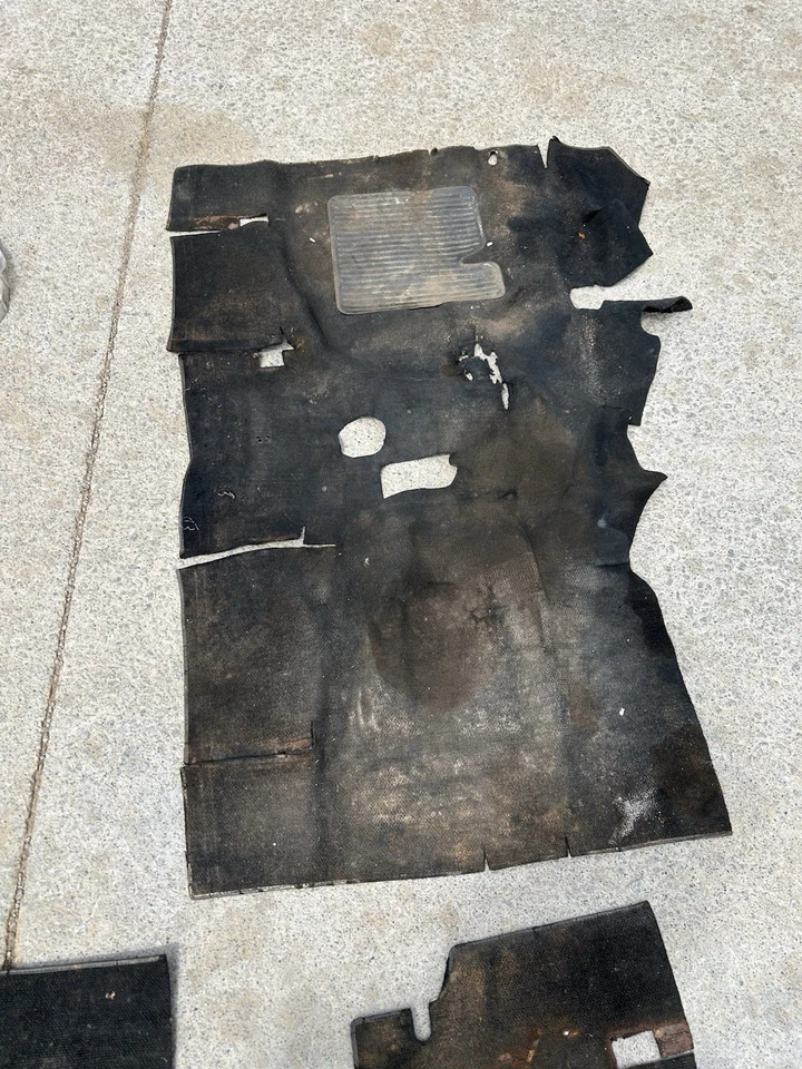 Alfombra Jeep CJ7 con transmisión T4/T5/SR4. Color negro, envío gratis Foto 2 de 4