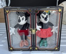 WALT DISNEY Mickey and Minnie Mouse Collectible Plush Doll Set   Limited Release