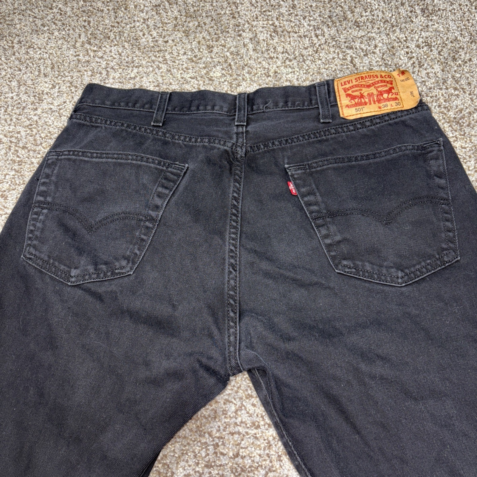 Levi's 501 Button Fly Jeans Men's 38x30 Measure 34 X 27.5 Black - View 15