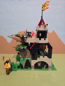 LEGO Castle 6082 Fire Breathing Fortress 100% Complete w/ Instructions ***