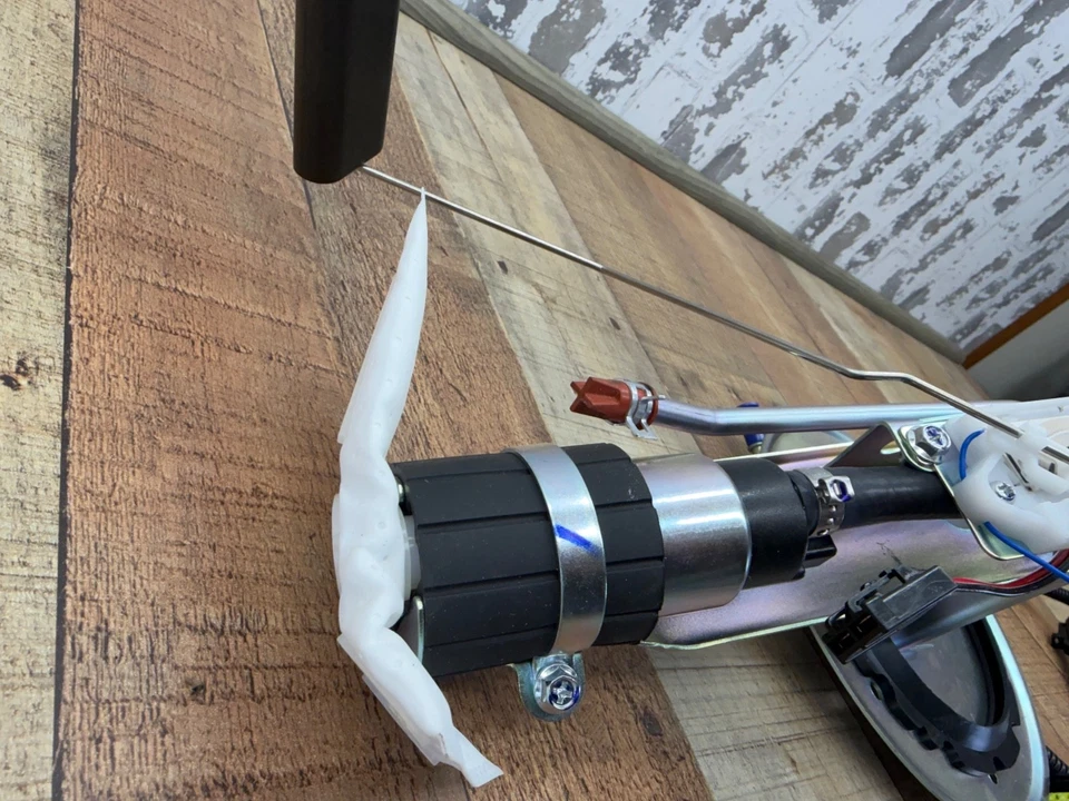 燃油泵和发件人组件适合 1997 - 2002 年 Mercury Grand Marquis HELLA — 第 3/4 张图片