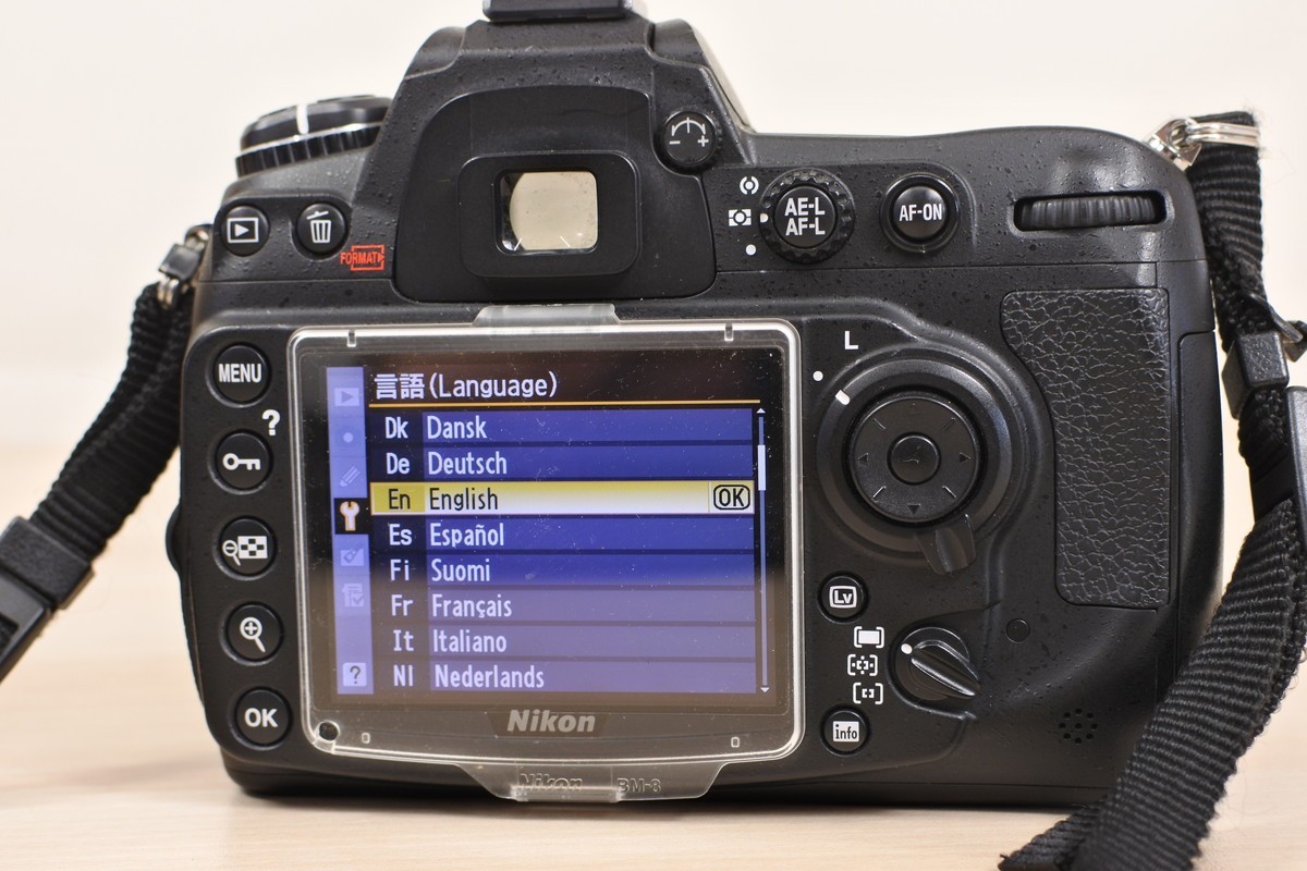 Nikon D300S 12.3MP DSLR Camera + AF-S DX 35mm f/1.8G Lens with