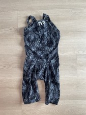 TYR Women s Avictor Closed Back Swimsuit Size 27