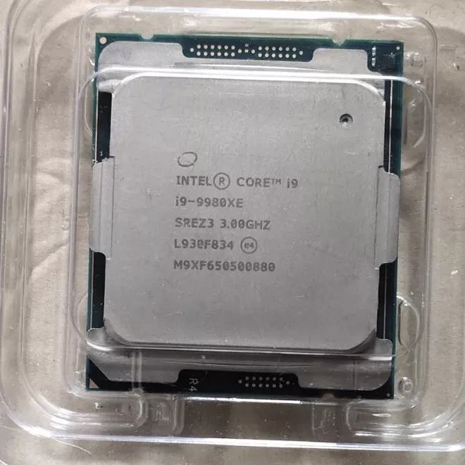 Intel Core i9-9980XE SREZ3 18-Core 36-Threads 3.0GHz LGA2066 CPU Processor