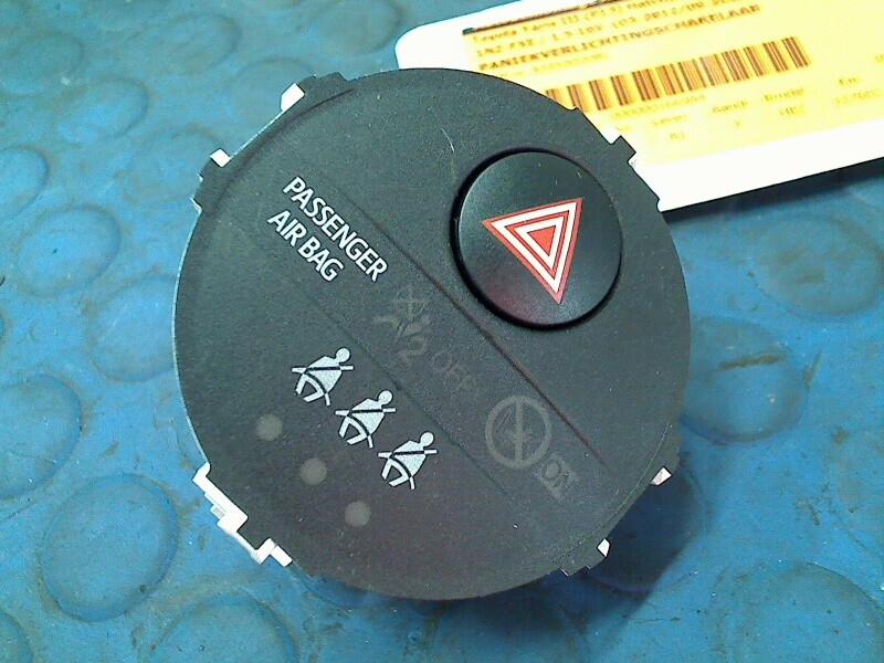PANIKLICHTSCHALTER HAZARD LIGHT SWITCH C Toyota Yaris III (P13) 2012