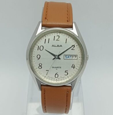 Seiko Alba Y504-8010 Quartz Military Dial Day/Date Vintage Watch 
