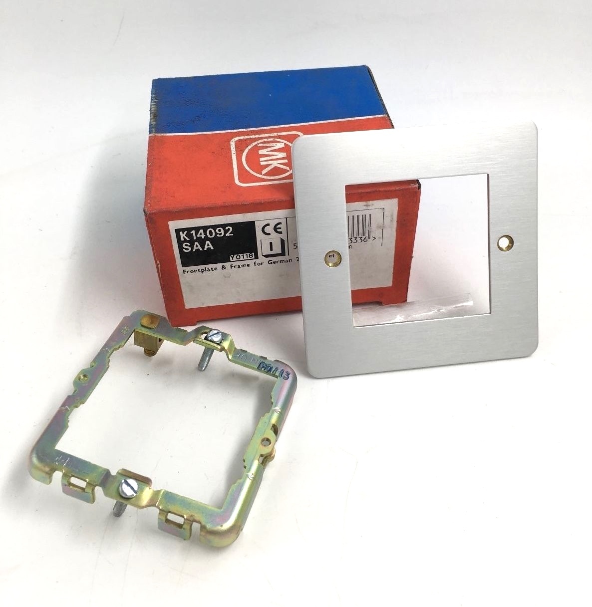MK EDGE FRONTPLATE FRAME SCHUKO 2P+E SOCKET SILVER ANODISED ALUMINIUM K14092 SAA