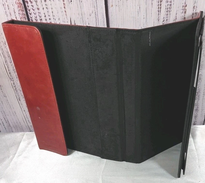 Teclado Brookstone Bluetooth Pro con funda de cuero para iPad 3/2 interior usado Foto 3 de 4