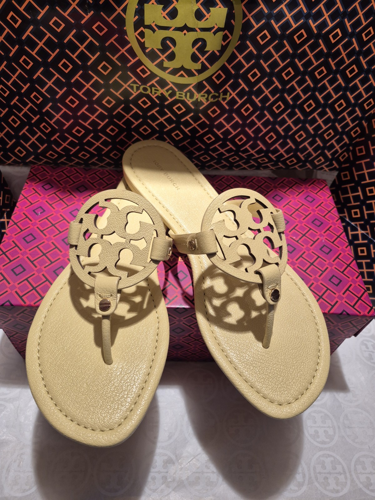 TORY BURCH MILLER SANDALS IN TUMBLED LEATHER;PALE BUTTER;SZ 9M;NIB;Ret: $298 thumbnail 8
