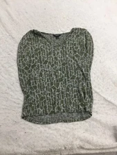 Simply Vera Verawang Blouse Womens L Large Green Cracked Graphic V Neck