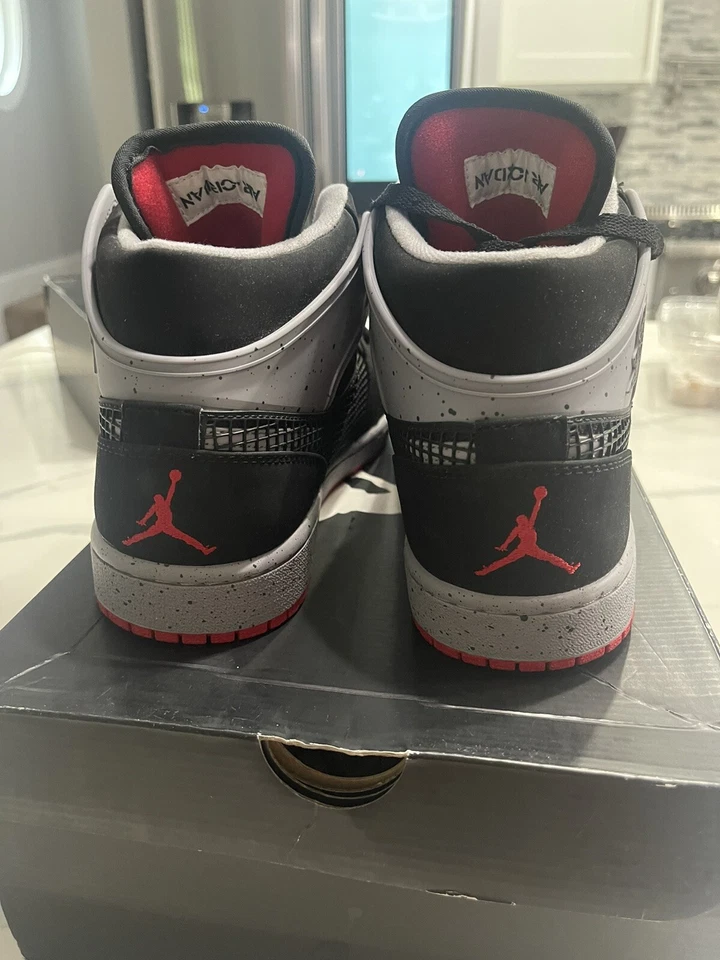 Nuevo Talla 9.5 Nike Air Jordan 1 Retro 89 Medio Negro Rojo Fuego Cemento 599873-003 Foto 4 de 4