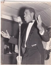 HAVANA NIGHTS CABARET CUBAN SINGER SINGS AMERICAN SONGS CUBA 1950s Photo Y 441