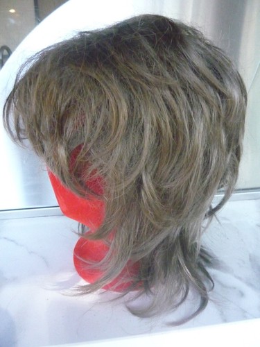 Celebrity personal owned brown wig. Long shag style. - Picture 11 of 11