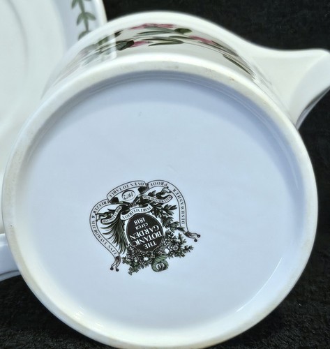PORTMEIRION BOTANIC GARDEN NEW COND GRAVY BOAT/SAUCE SERVER & UNDERPLATE - Picture 4 of 5