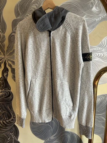 Theory Quilted Nylon Cape With A Hood. Size Small Oli