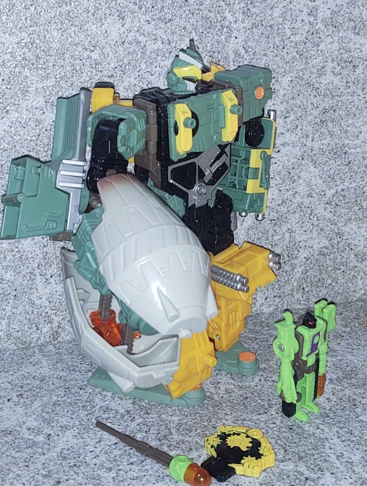 Transformers Universe Heavy Load complete Voyager Cement Truck 2008  - Image 2 of 4