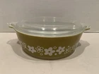 VTG PYREX Green Crazy Daisy Spring Blossom 1 PT. Casserole 471 w Chipped Lid