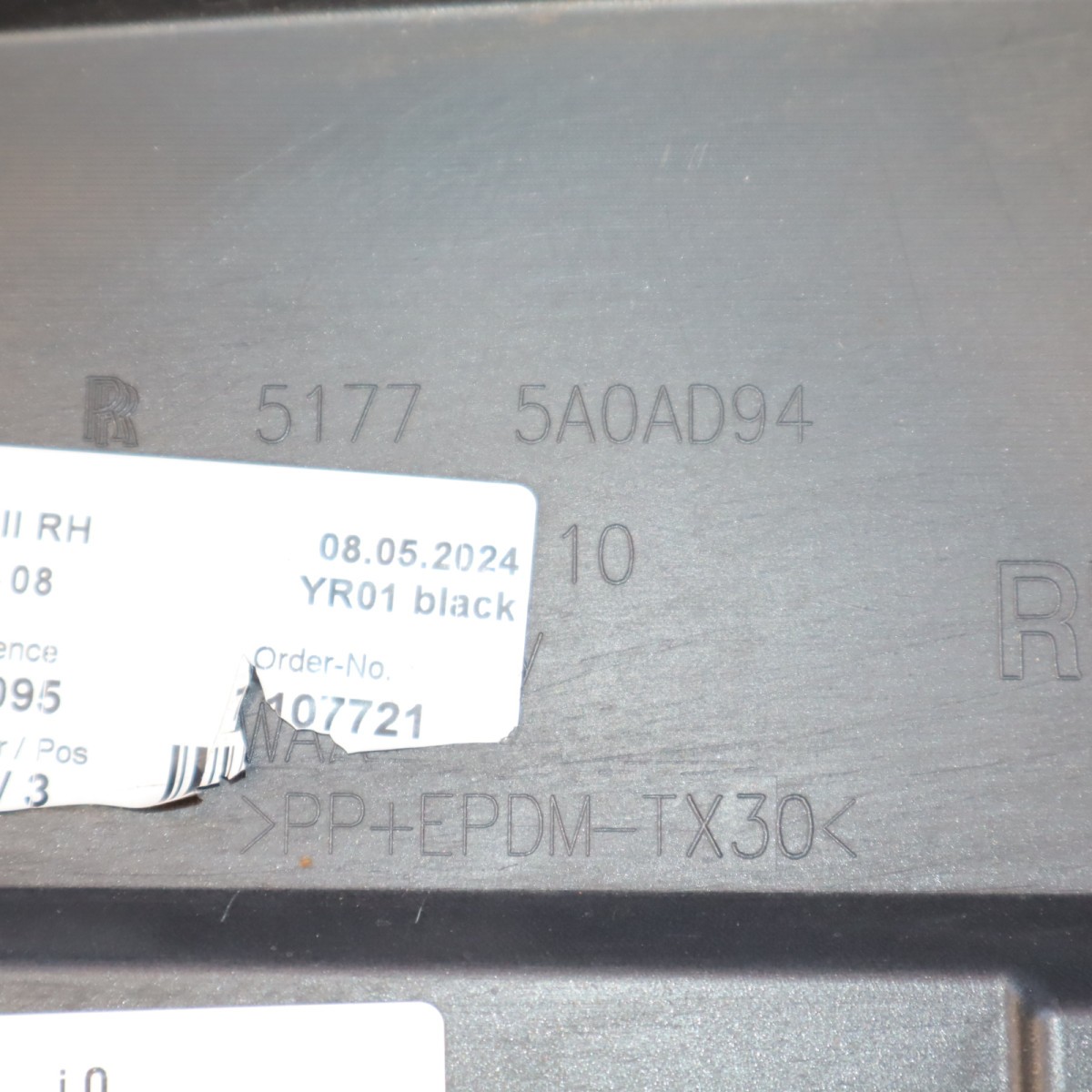 ROLLS ROYCE SPECTRE ROCKER MOLDING RIGHT 2024 202 2026 51775A0AD94 OEM