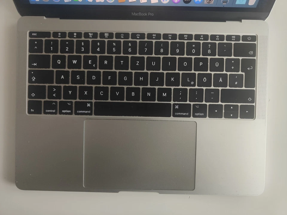 Apple MacBook Pro 13" 2017 i5 2,3GHz 8GB 256GB SSD Silber – voll funktionsfähig - Bild 2 von 4