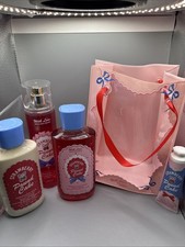 NEW - Bath  Body Works - STRAWBERRY POUND CAKE - Luxury Gift Set
