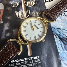 Gucci  6200 Women's Vintage Watch  gold new battery