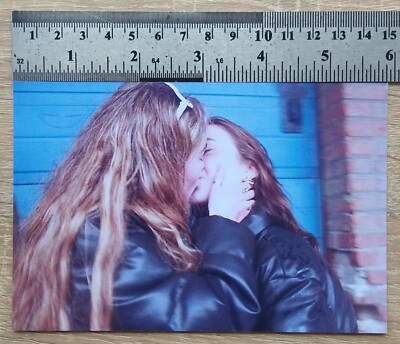 Couple Women Kiss Girlfriends kissing Ladies Hugs Pretty Girls Vtg