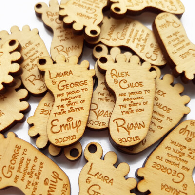 Personalisierte Babyparty Wenn sie knallt Gastgeschenk Boxen Taufe Holzanhänger