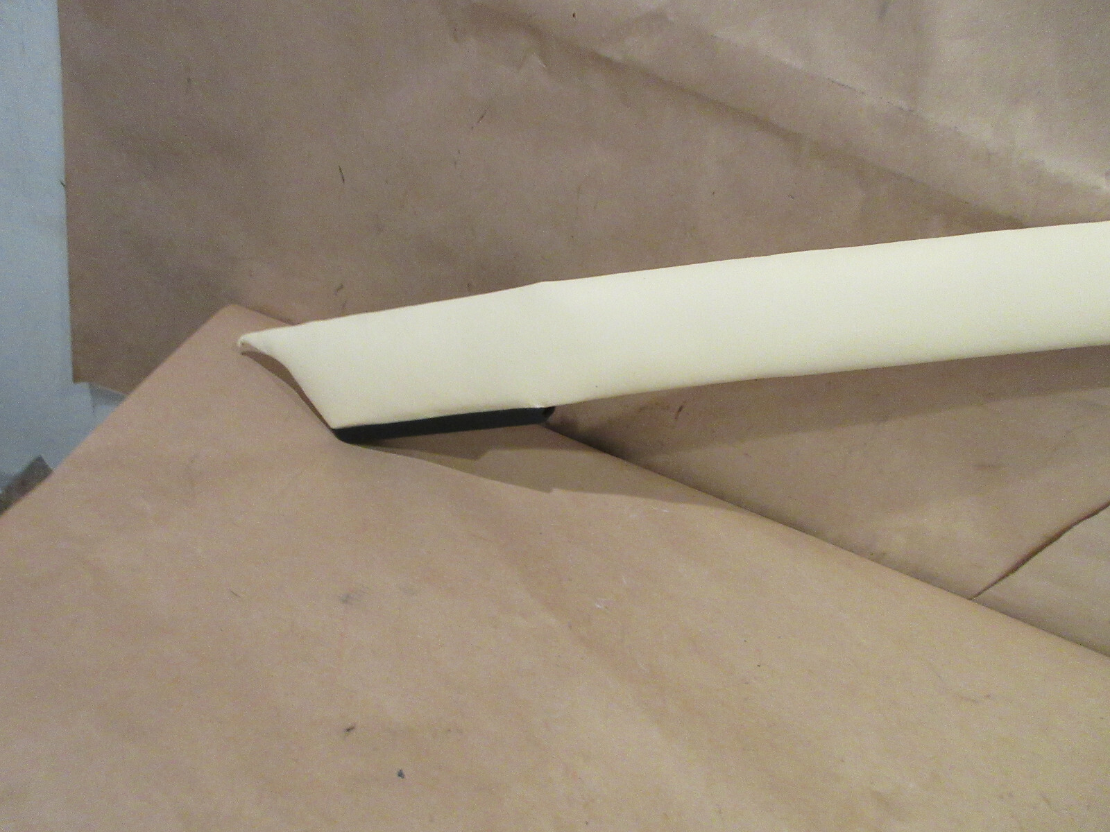 Ferrari 512 TR - RH Trim (Cream) VM3997 - P/N 61551404