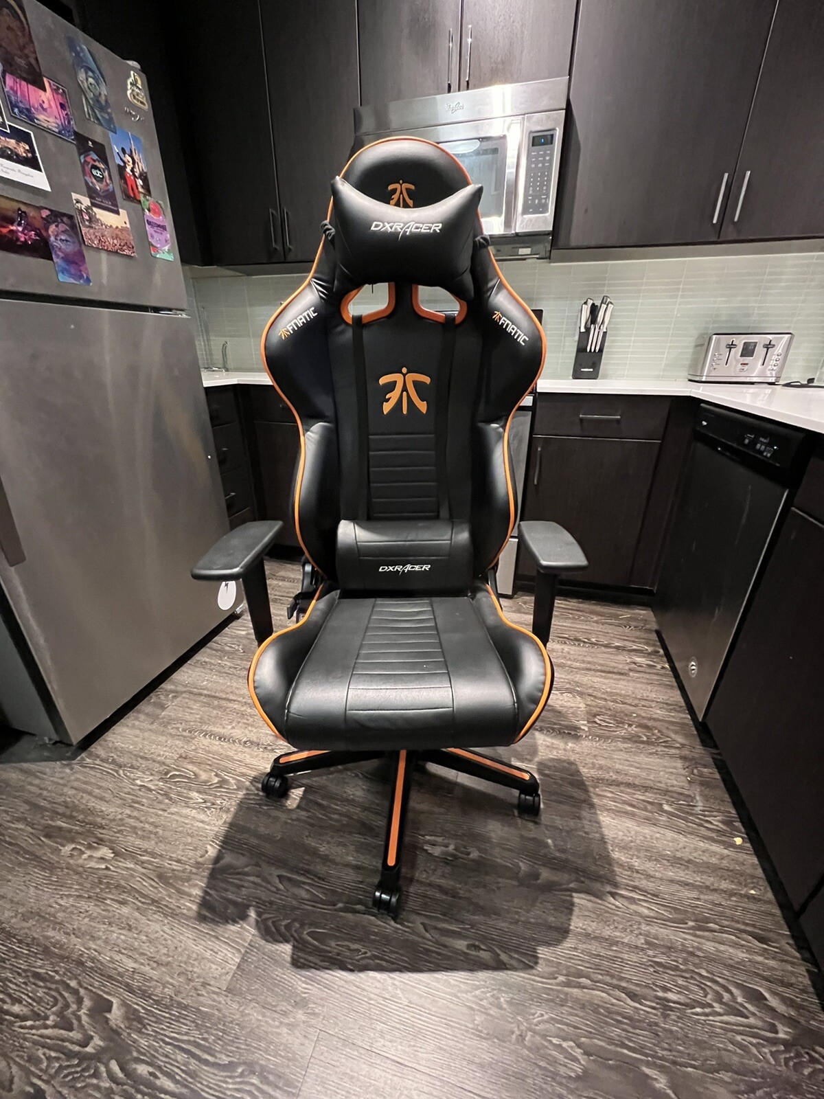 dxracer gaming chair