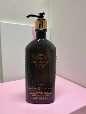 Bath & Body Works Aromatherapy Cozy Cinnamon Sandalwood Body Lotion Glas 192 ml