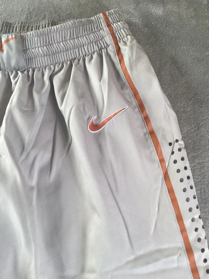 Texas Longhorns Shorts Mens XL NCAA Basketball Nike Dri Fit Authentic - Image 3 of 4