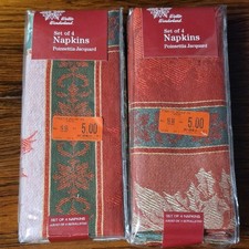WInter Wonderland Holiday Cloth Napkins Poinsettia Jacquard Red Green Set NWT
