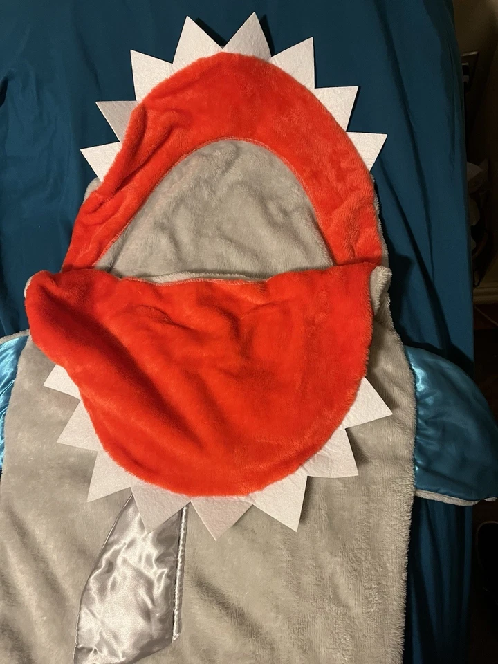 Manta para niños Snuggie Tails Shark Foto 2 de 4