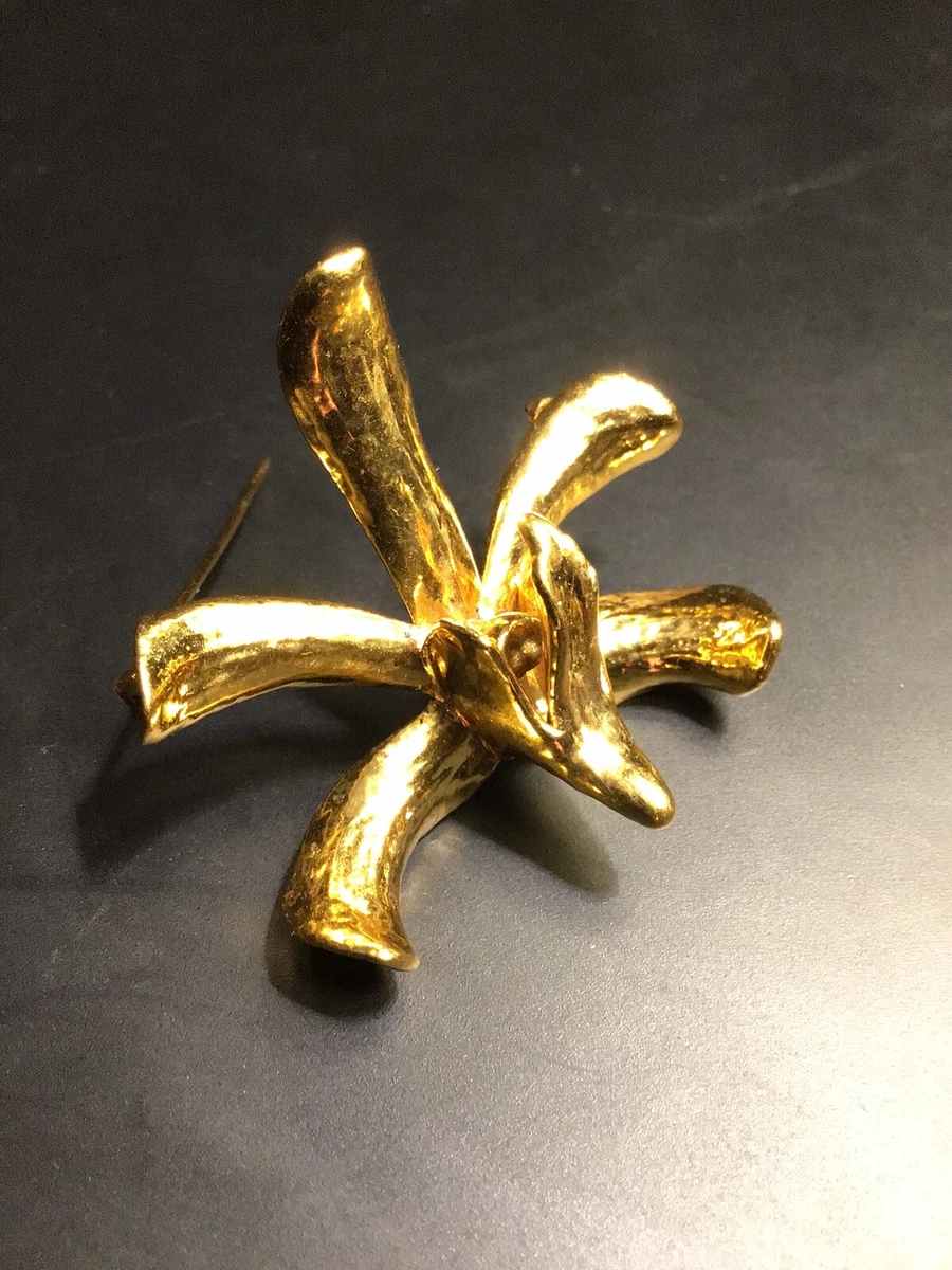 22k gold brooch deals